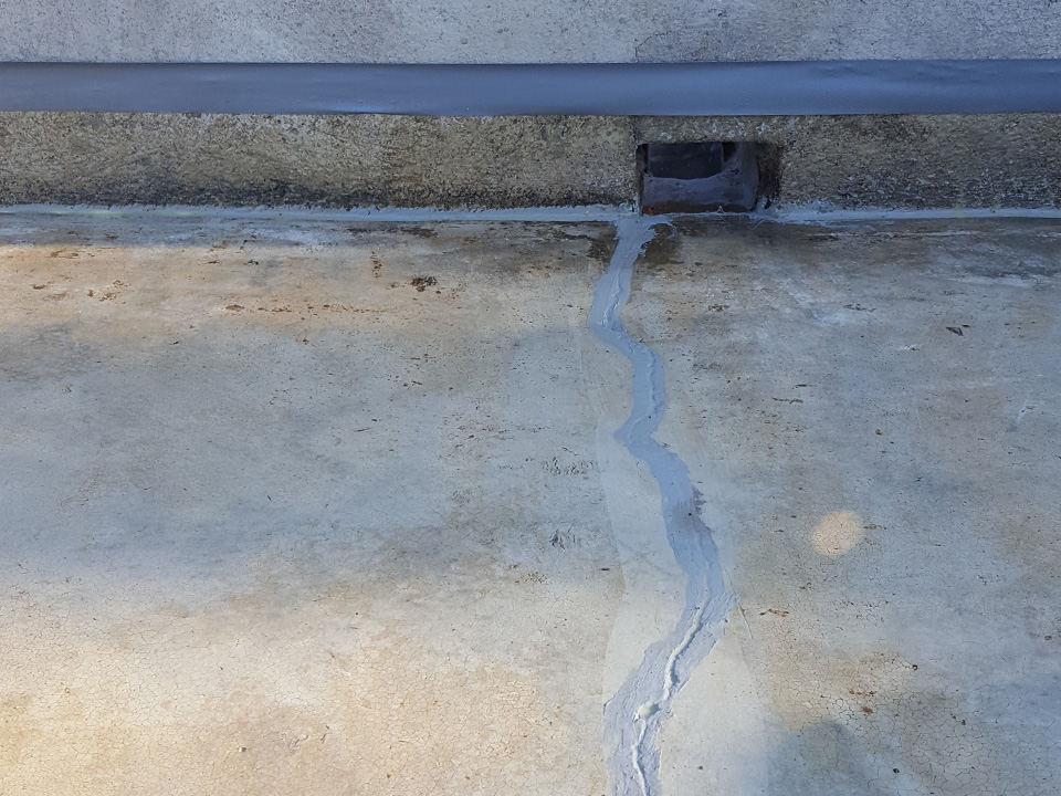 Impermeabilización de grietas de terraza en Son Servera, Mallorca